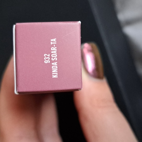 MAC  Cosmetics Powder Kiss Lipstick Shade - Kinda Soar-ta - Picture 2 of 2